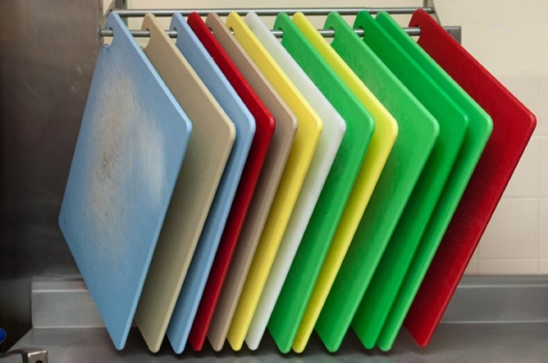 Ученые назвали самую главную опасность разделочных досок