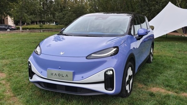 В продаже появилась машина специально для молодых мам. Вот сколько она стоит