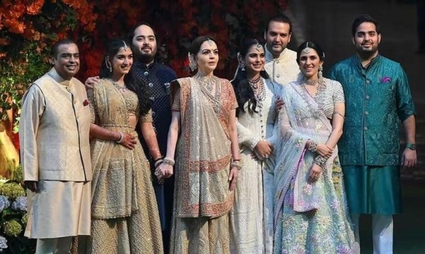 Династии миллиардеров: какие семьи богаты веками и поколениями? Династии миллиардеров: какие семьи богаты веками и поколениями?