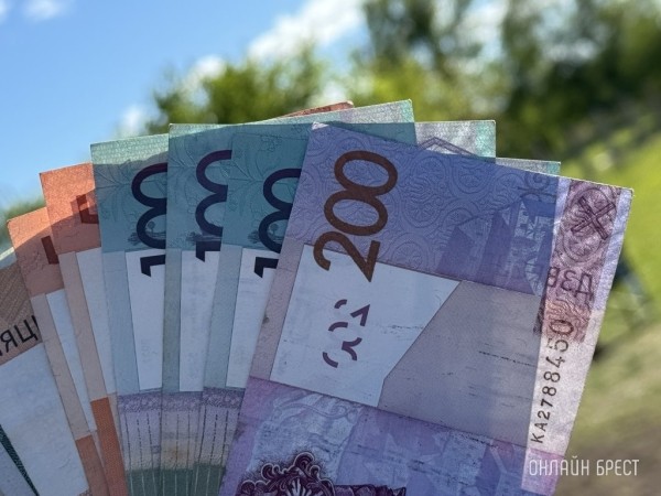 Обещают зарплату в 8000 рублей. Что за вакансия?